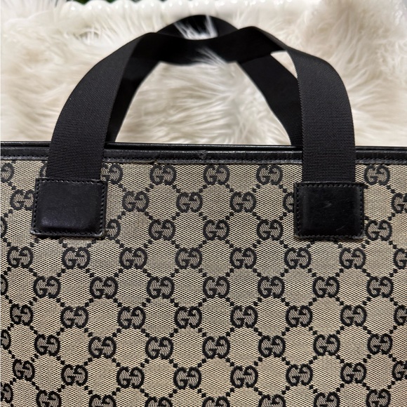 🔥SOLD🔥Authentic Gucci Beige GG Supreme Canvas Tote with Black Leather Pocket - Picture 10 of 17